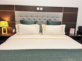 Basic Room | Laptop workspace, free WiFi