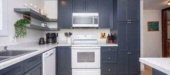 Oceanview Retreat - Canoe Cove