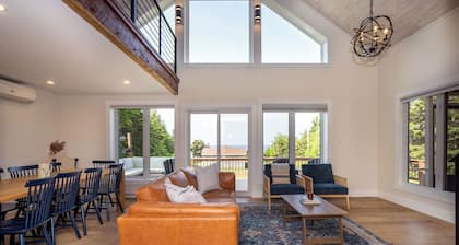 Oceanview Retreat - Canoe Cove