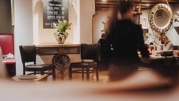 Bar (in der Unterkunft)