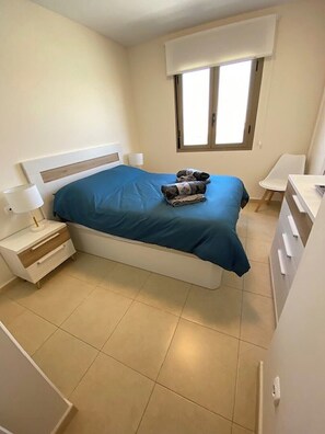 2 slaapkamers, een strijkplank/strijkijzer, wifi, beddengoed