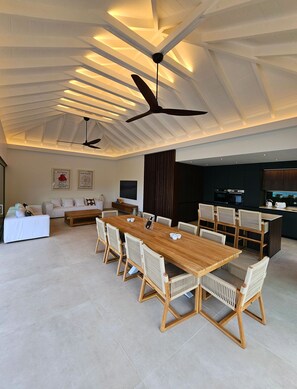 Dining - Villa RIVA, luxury villa, magnificent sea view, 5 min from the beach, 2 swimming pools (Saint-Barthélemy)