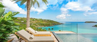 Villa RIVA, luxury villa, magnificent sea view, 5 min from the beach, 2 swimming pools