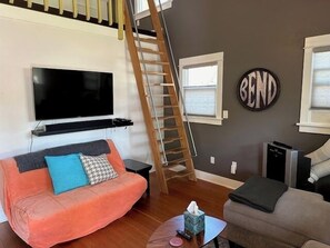 TV - Adorable 3 bedroom 1/2 mile to Downtown & Old Mill (Bend)