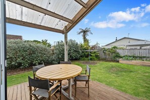 屋外ダイニングエリア