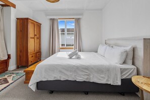 3 室のベッドルーム、アイロン / アイロン台、WiFi、ベッドシーツ