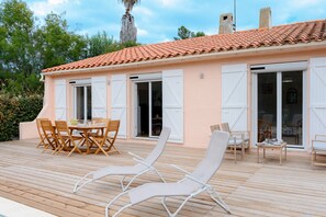 تناول الطعام بالخارج