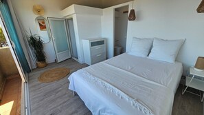 2 bedrooms, WiFi, bed sheets - Incredible sea view! Facing the calanques 🌊 (Sausset-les-Pins)