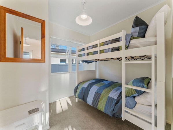 3 bedrooms, iron/ironing board, WiFi