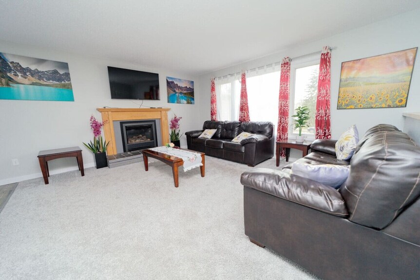 A Perfect 5br Bungalow - Edmonton