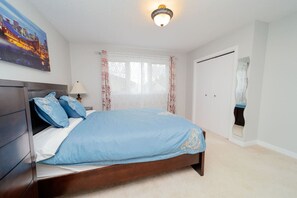 5 Schlafzimmer, Bügeleisen/Bügelbrett, WLAN, Bettwäsche