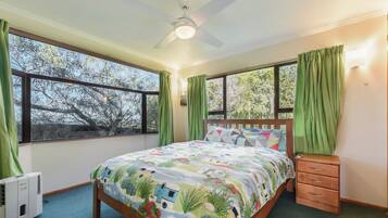 2 bedrooms, bed sheets