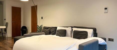 2 bedrooms, iron/ironing board, WiFi, bed sheets