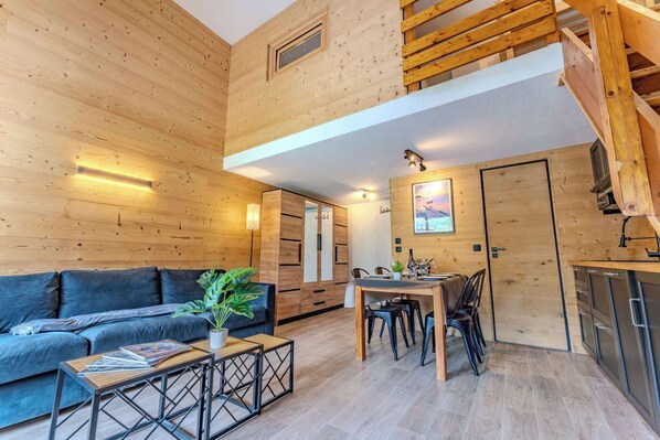 TV, offices - Ski-In/Out with Panoramic Views (Val-Thorens)