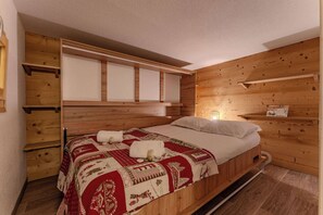 2 室のベッドルーム、WiFi、ベッドシーツ