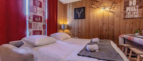 1 bedroom, WiFi, bed sheets