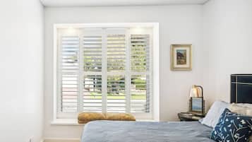 1 bedroom, desk, iron/ironing board, WiFi