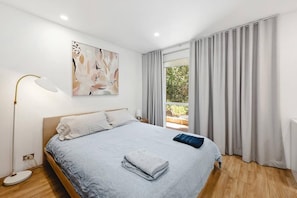 1 bedroom, desk, iron/ironing board, WiFi