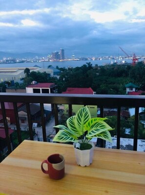 컴포트 스튜디오, 퀸사이즈침대 1개 및 소파베드, 발코니, 시내 전망 | 발코니 전망