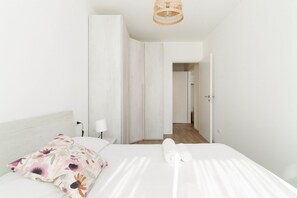 2 slaapkamers, een strijkplank/strijkijzer