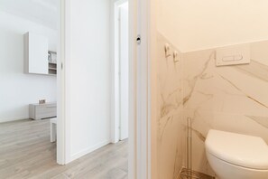 Dusche, Bidet
