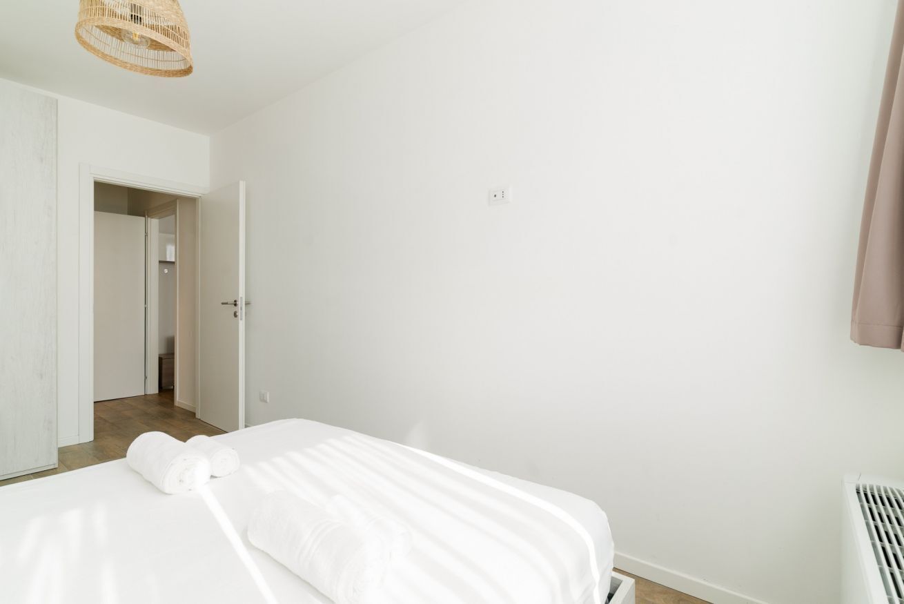 2 chambres, fer et planche à repasser