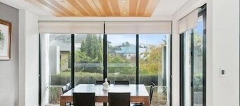 Mount Claremont House close to Train + Parks