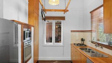 Fridge, oven, stovetop, toaster