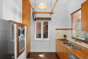 Fridge, oven, stovetop, toaster