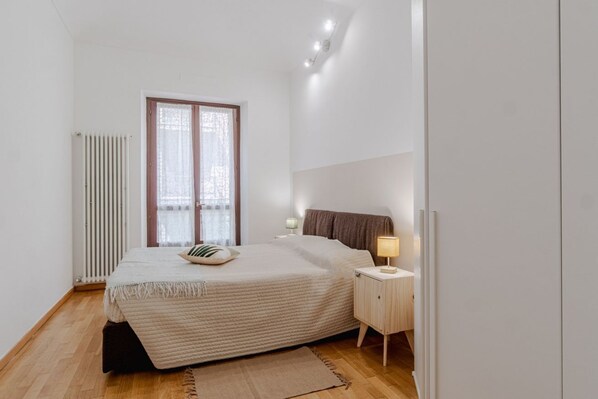 1 bedroom, iron/ironing board