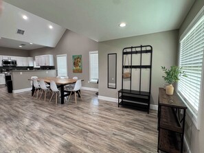 Dining - Peace in the Garden -  Home in Winter Garden (Winter Garden)