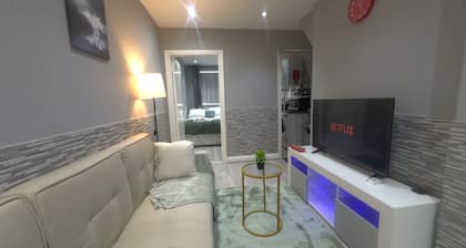 Cozy & Stylish flat in Coventry/Easy Access To City Hotspots!