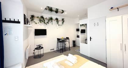 La Suite Sétoise - Votre parenthÚse élégante au coeur de SÚte.