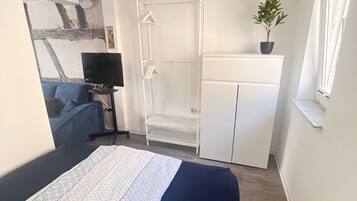 1 slaapkamer, een strijkplank/strijkijzer, wifi, beddengoed