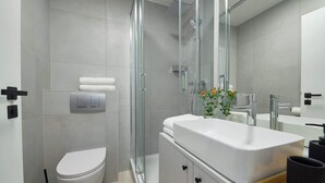 Shower, hair dryer - Ferienwohnung Hanseatic 20 Sandstrand (Baabe)