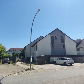 Exterior - Sunset Escape - new building comfort, top connection, parking, 4k Smart TV (Dasing)