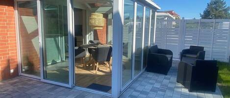 تناول الطعام بالخارج