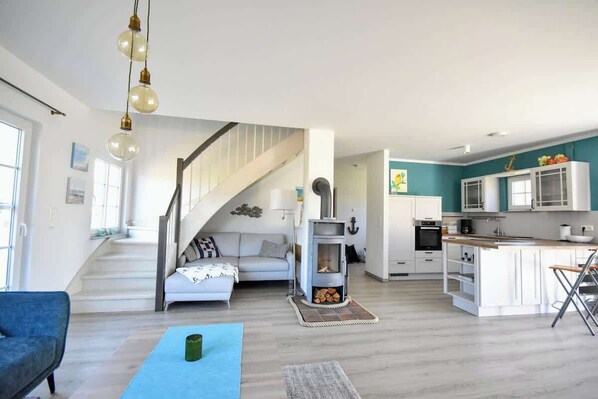 TV, fireplace, offices