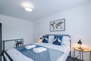3 bedrooms, iron/ironing board, free WiFi, bed sheets - Hansas 3BR Elegant Stay: Winter ready by Parydise! (Shropshire)