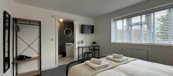 NEW! The Hansas Hideaway - Luxury 3 Bed Townhouse
