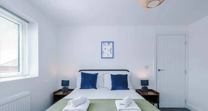 Snug Contemporary 3BR | Shrewsbury Gem w/ Parking