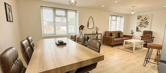 NEW! The Hansas Retreat – Luxury 3 Bed Townhouse