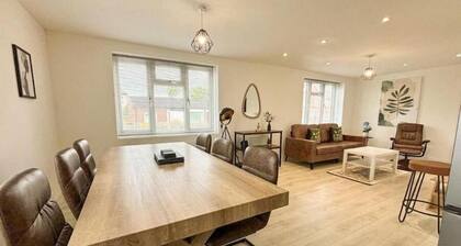 NEW! The Hansas Retreat – Luxury 3 Bed Townhouse