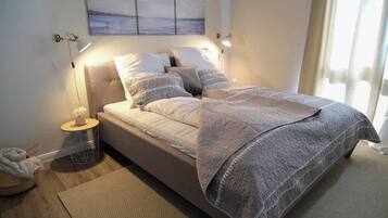 2 bedrooms, iron/ironing board, WiFi
