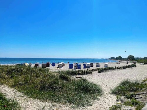 Strandhoch Damp - strandnahe Neubau 3 Zi. Endetage Whg. für 6 Personen mit Balkon, Fahrstuhl + gratis Wi-fi