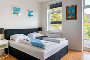 WiFi, bed sheets