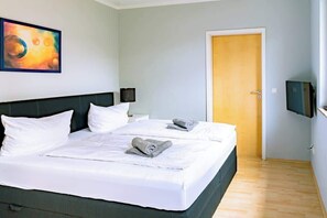 WiFi, bed sheets