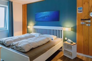 1 bedroom, iron/ironing board, WiFi