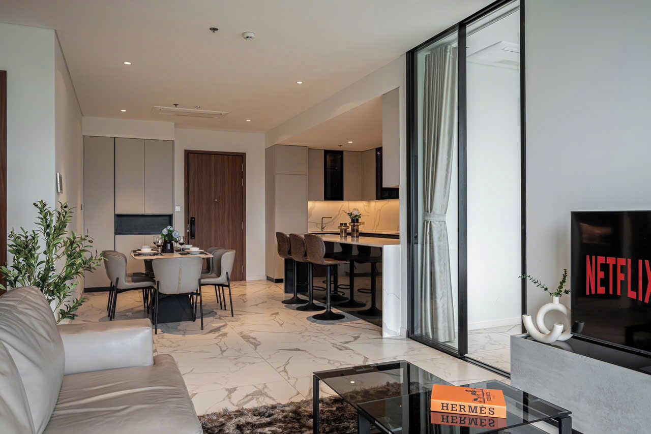 Deluxe Apartment, 2 Bedrooms, City View | Living area