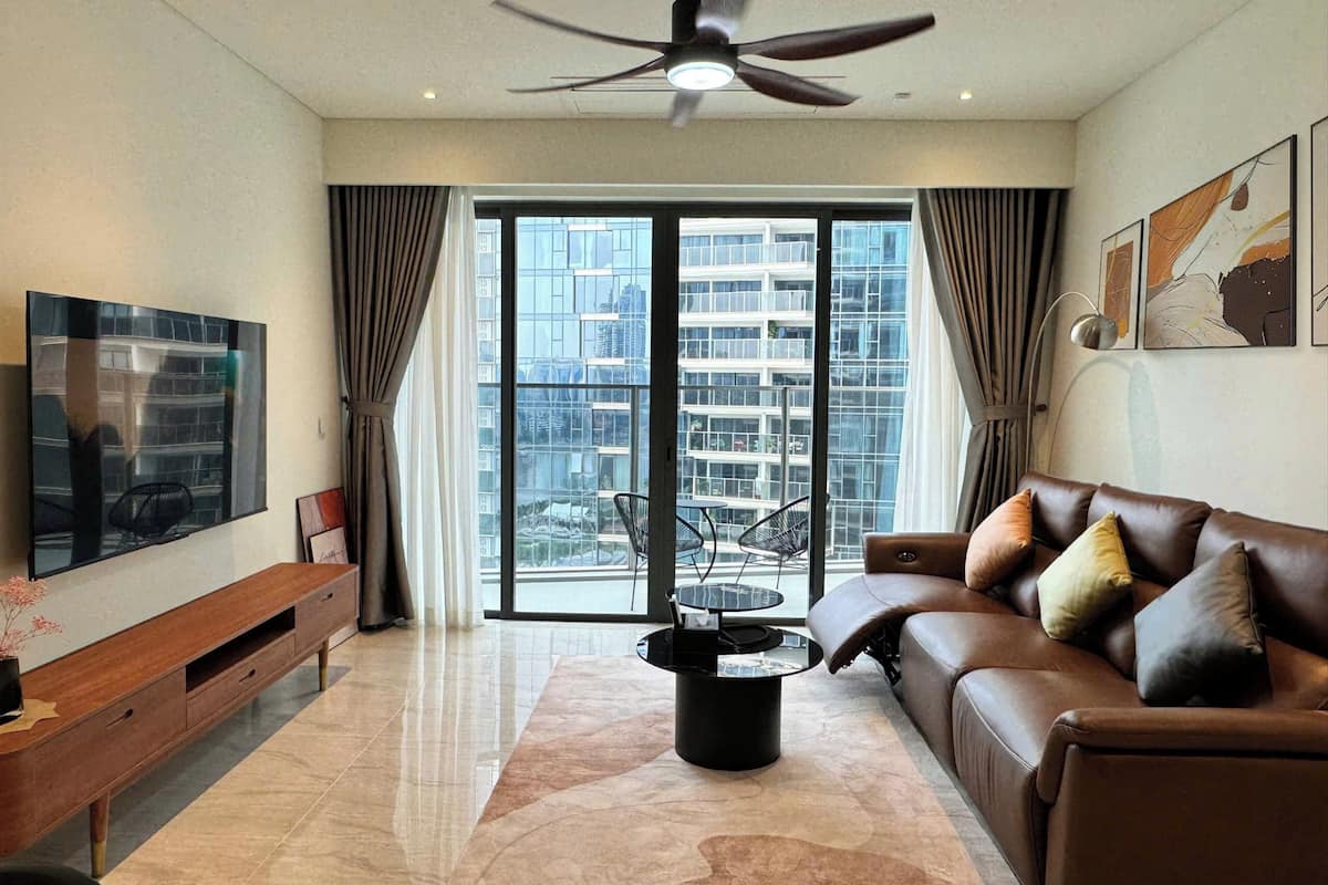 Deluxe Apartment, 2 Bedrooms, City View | Desk, free WiFi, bed sheets